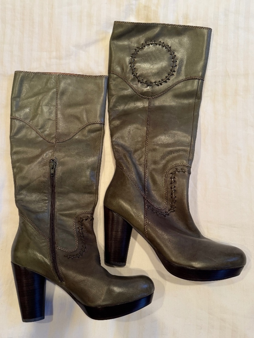 Never Worn Biviel Leather Boots Olive Green Western Stitch Platform Heel EU 38